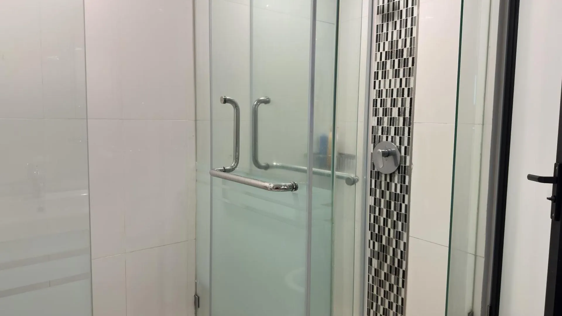 Aparthotel Happysty By Golden Hour Maritime Suite George Town